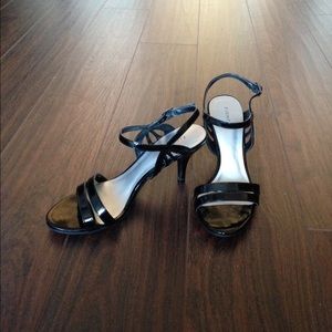 Black heels size 6
