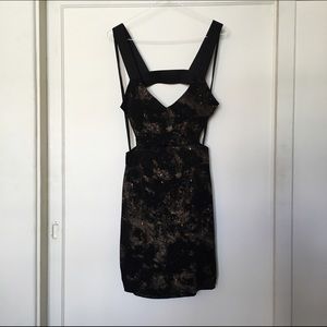 Black and gold backless dress