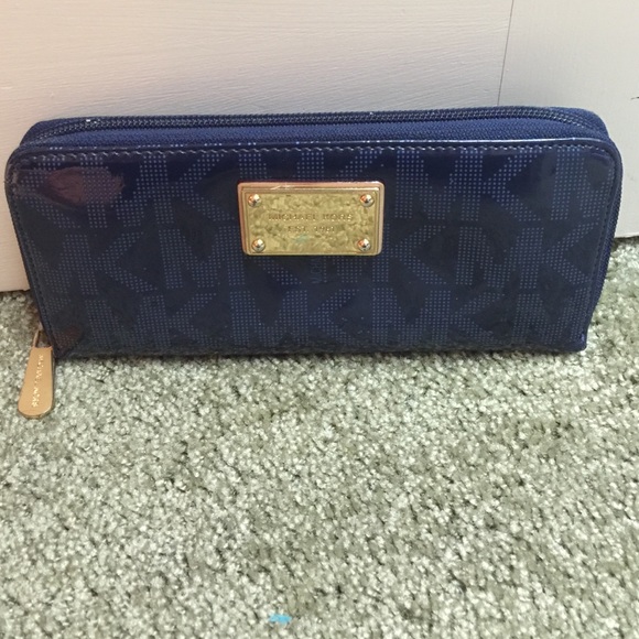 Michael Kors Blue zip wallet Mk logo