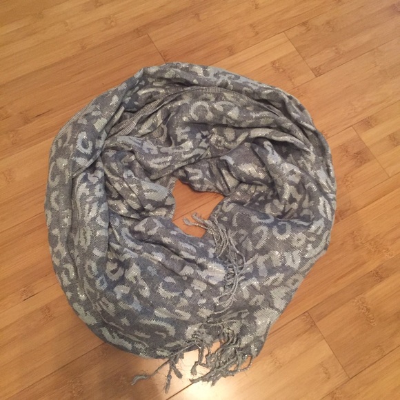 Gray cheetah print scarf!