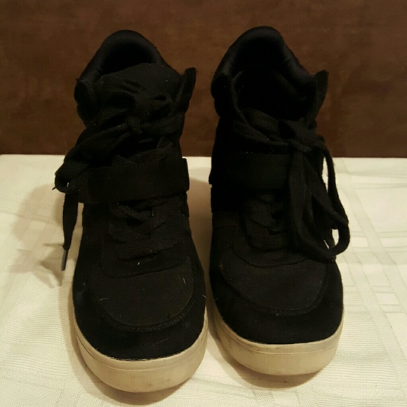 Wedge sneakers