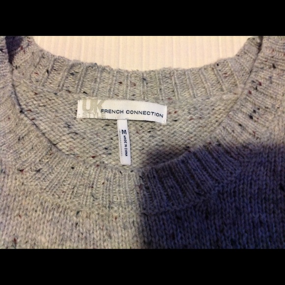 Short sleeve sweater with small pocket on front. - Picture 2 of 3
