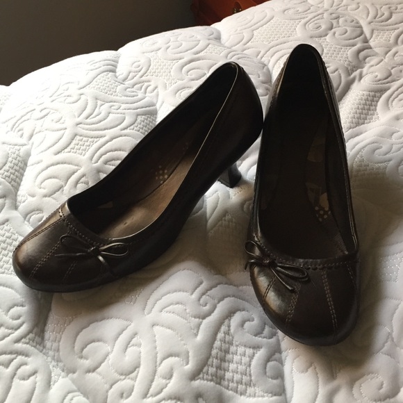 Brown Kitten Heels by Mudd- SZ 9