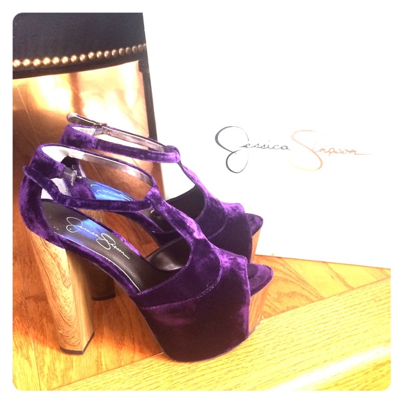 SOLD: DANY JESSICA SIMPSON PURPLE platform shoe 8