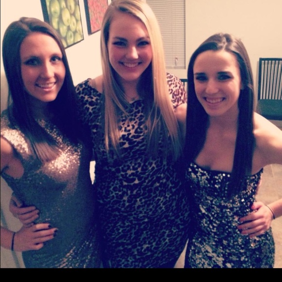 GUESS Sparkle gold dress! - Picture 3 of 3