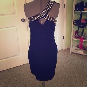 Sexy black formal dress. Like new! Size medium.