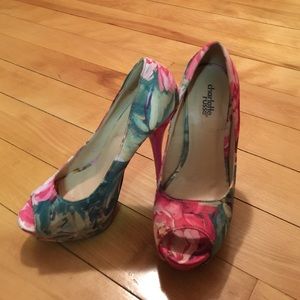 Floral pumps!