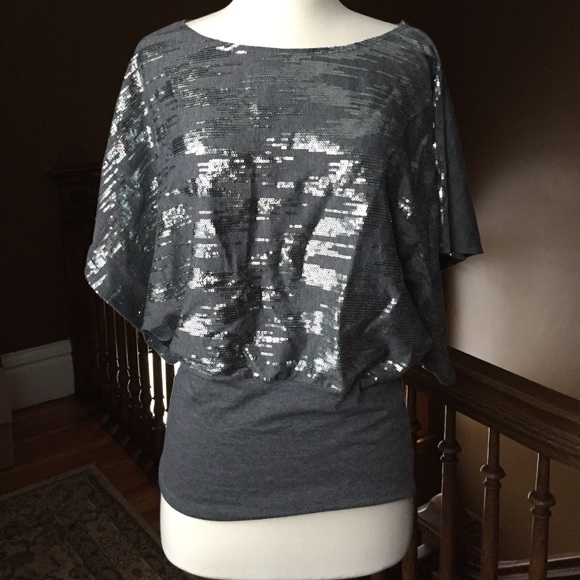Body Central gray blouse