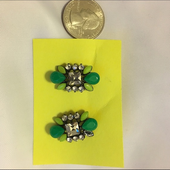 Mod stud earrings