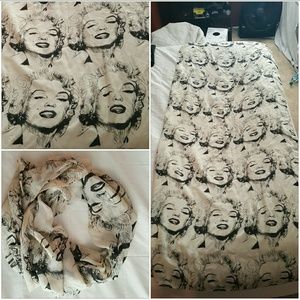 Marilyn Monroe Scarf