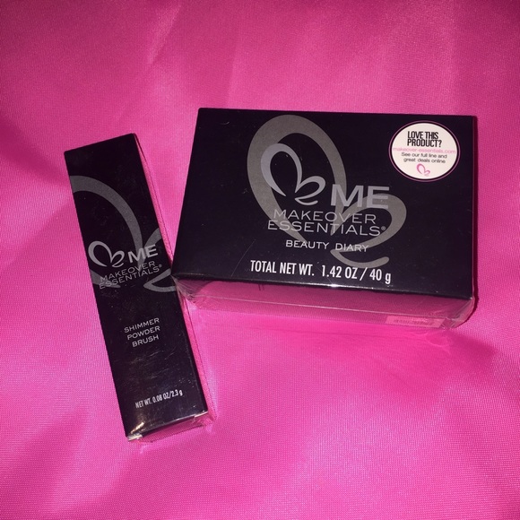 Makeover Essentials Makeup Kit & Shimmer Brush