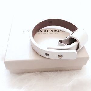 NWT Banana Republic White Leather Bracelet