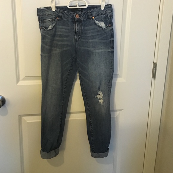 1822 boyfriend jeans with destroyed detailing