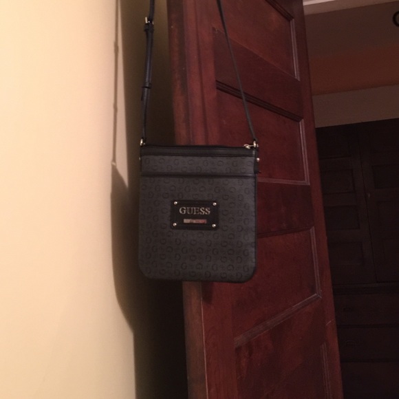 Guess shoulder bag