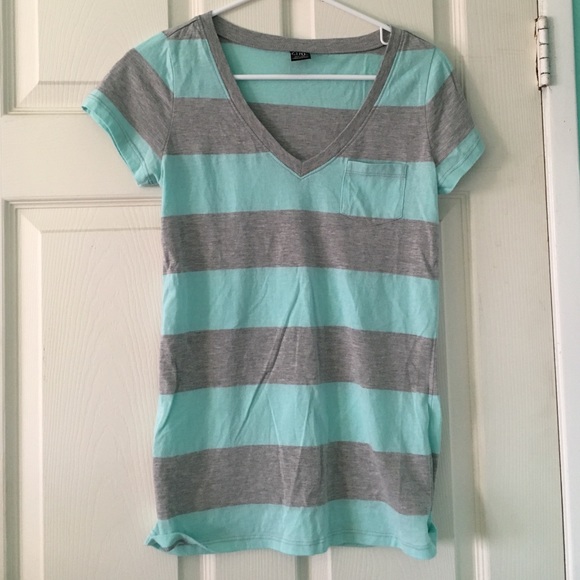 Zine stripped shirt. Size small.