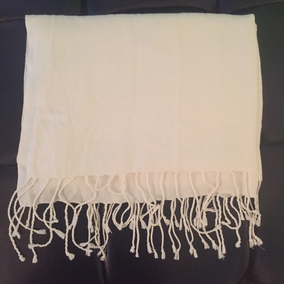Soft Off-white scarf!