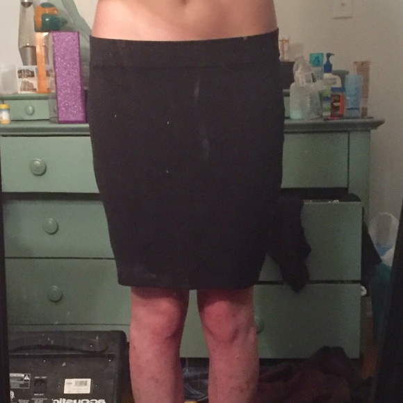 *SOLD* H&M Basic Black Pencil Skirt Size M - Picture 2 of 2
