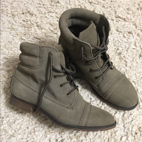 Steve Madden Shoes - Steve Madden Olive Green Boots