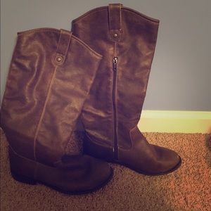 For @lucy🌟Riding boots borderline 7-7/2