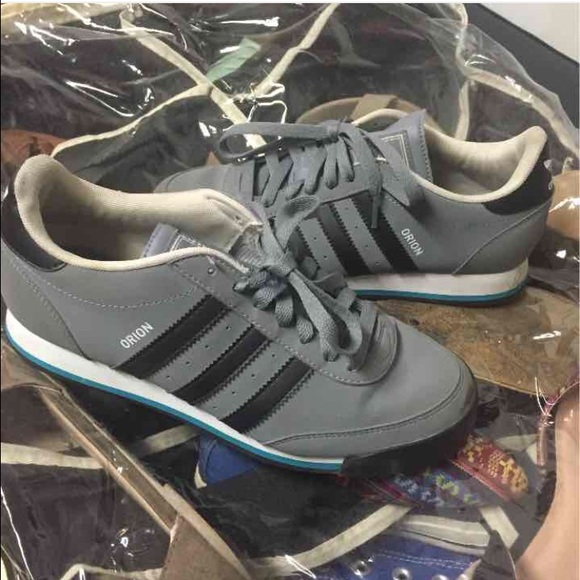 SOLD 🚨Adidas Orion