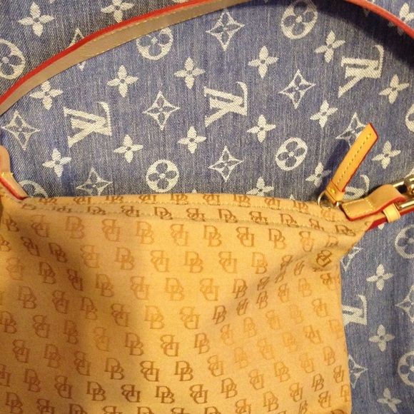 Light brown Dooney & Bourke handbag - Picture 2 of 4
