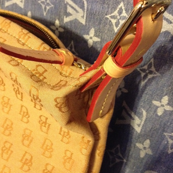 Light brown Dooney & Bourke handbag - Picture 3 of 4