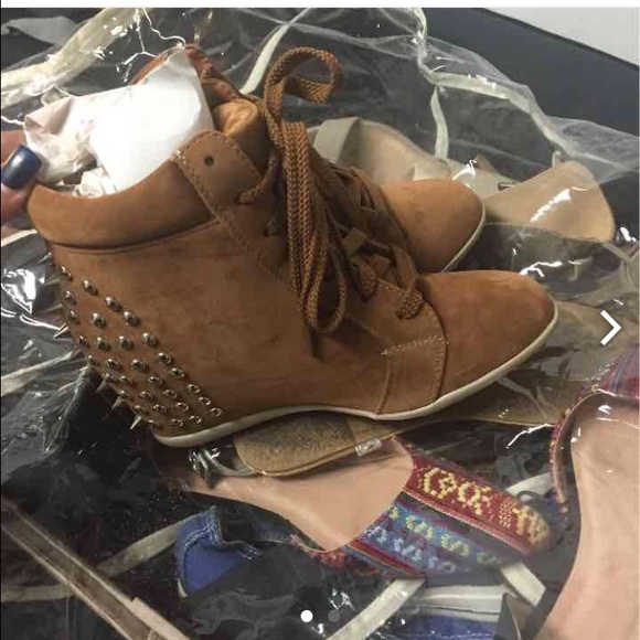Women's Sneaker Wedges