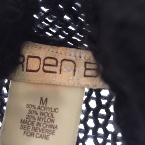 Sweater - Picture 4 of 4