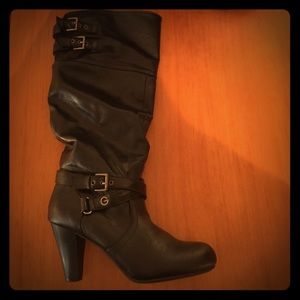 Guess scrunchy boots - 9.5