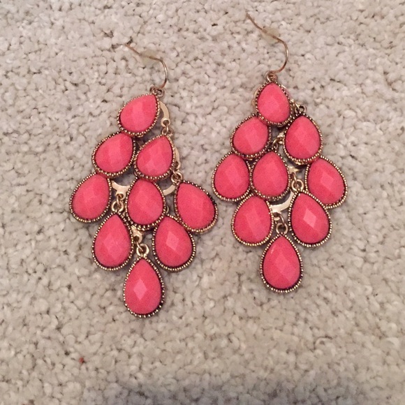 Coral tiered earings - Picture 2 of 2