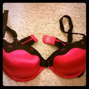 Red Satined Push - Up with Lace 💘💕