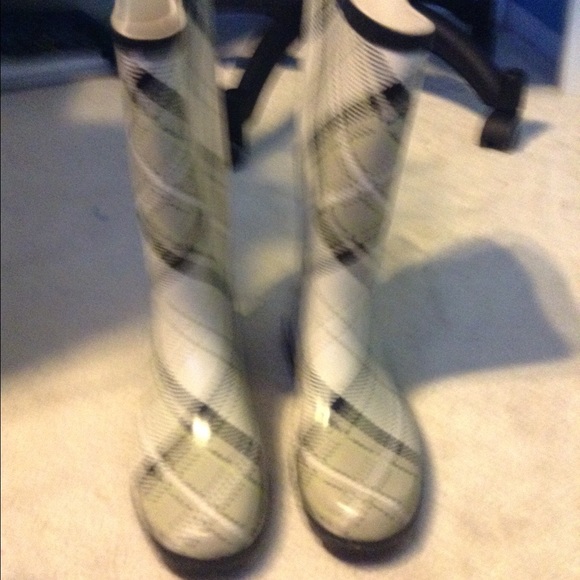 Women's rain boots