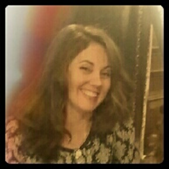 Meet your Posher, Jeanne - Picture 2 of 4