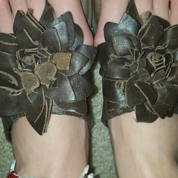 Born Flower Sandals, Brown Size 8