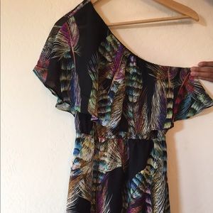 🔥 Off shoulder feather print dress