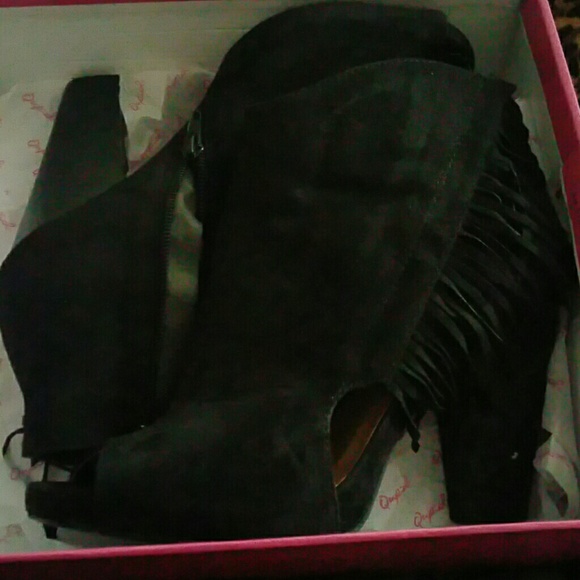 Black Chunky heels with fringe