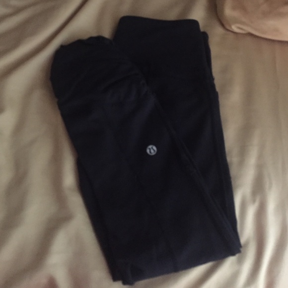 Lululemon Crops Black