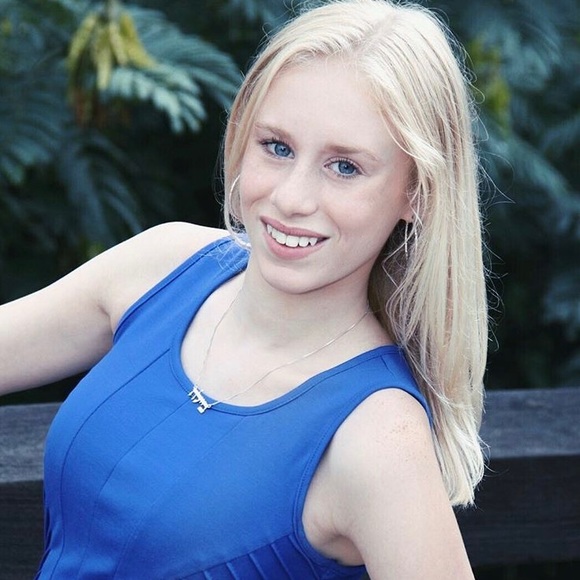 Meet your Posher, Ainsley - Picture 6 of 8