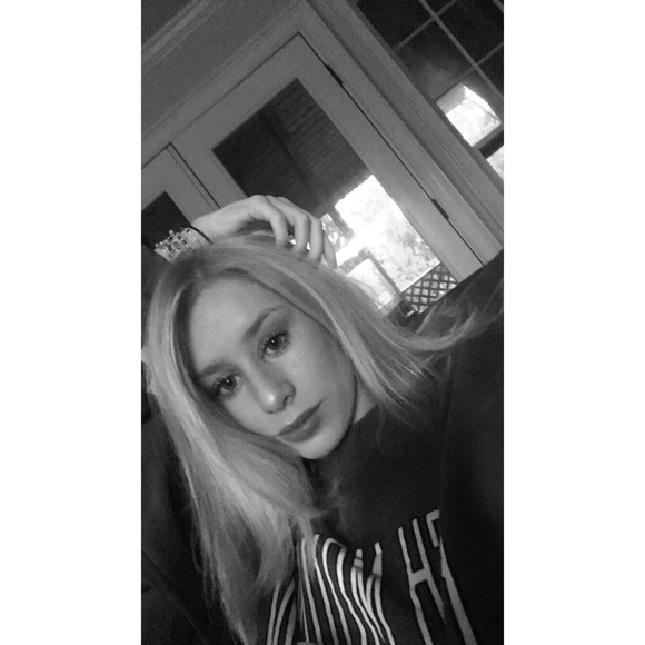 Meet your Posher, Ainsley - Picture 4 of 8