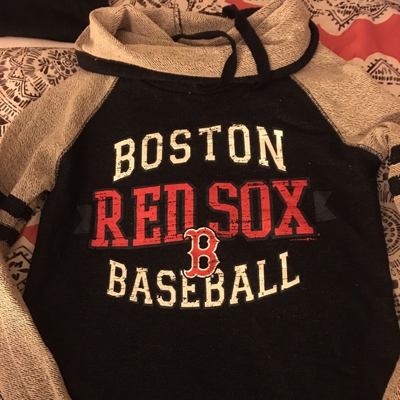 Boston Red Sox cowel neck sweat shirt in a small.