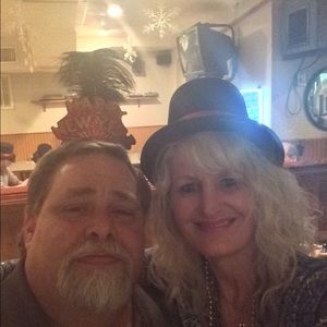 Meet your Posher, Carla