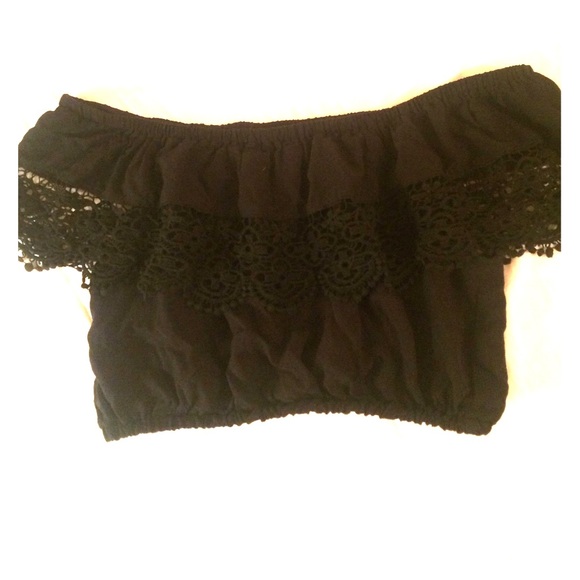 Crochet off the shoulder cropped top