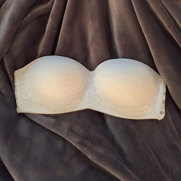 White lace bandeau