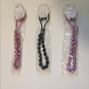 Pearl necklace and earrings sets of 3.