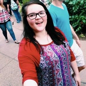 Meet your Posher, Emilee