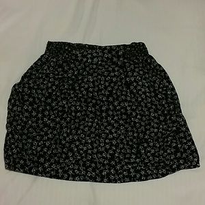 black and white floral print mini skirt