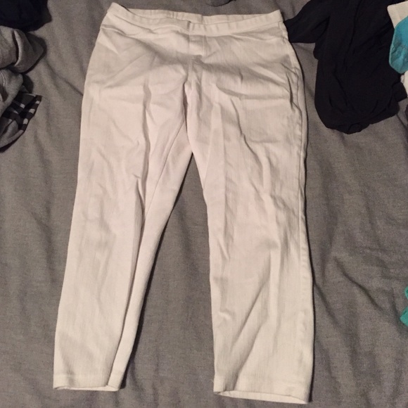 White Capri jeggings