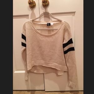 BDG soft n comfy sweater!