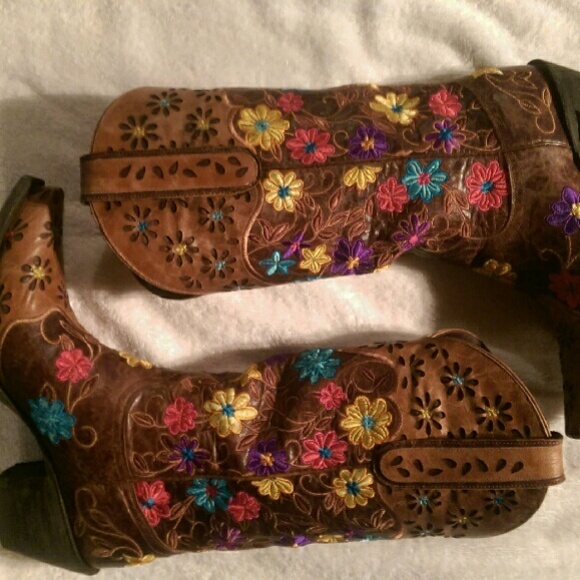 Daisy Queen boots