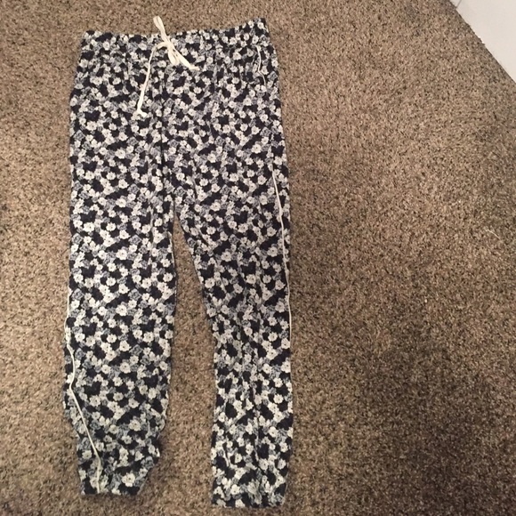 Aritzia Talula size M pants